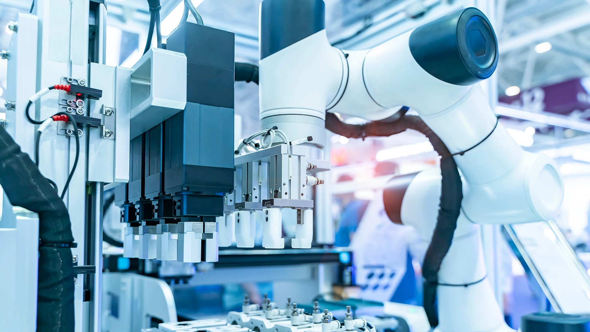 Robotic Pharma manufacturing 